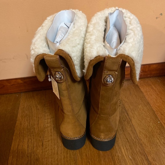 COACH Turn lock Faux Shearling Boot. NWOB SZ 6 1/2 - Picture 3 of 8